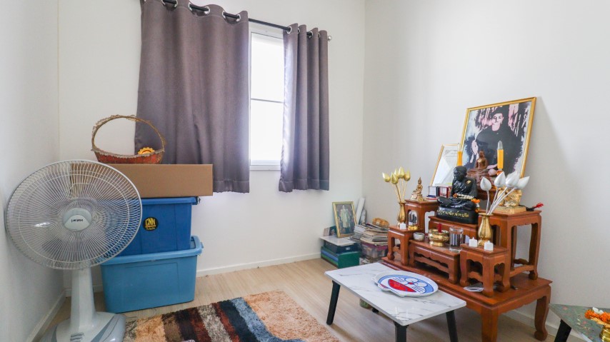 *****ทาวน์เฮ้าส์มือสองย่านนนทบุรี  ม.พลีโน่ ปิ่นเกล้า-วงแหวน คุณภาพระดับ AP เนื้อที่ 18 ตร.ว. ฟังก์ชัน 3 ห้องนอน 2 ห้องน้ำ 1 ที่จอดรถ สภาพดี พร้อมเข้าอยู่ บนทำเลเดินทางสะดวก เชื่อมต่อถนนหลานเส้นทาง ใกล้จุดทางด่วน "ศรีรัช"